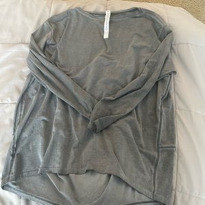 Back in action lululemon long sleeve size 8